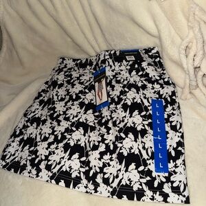 NWT Mario Serrani Italy Black/White Skort